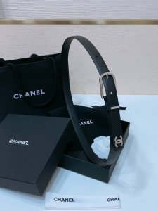 chanel Cc 小牛皮、经典针扣Logo金属 手感柔软 细腻2.0Cm精品