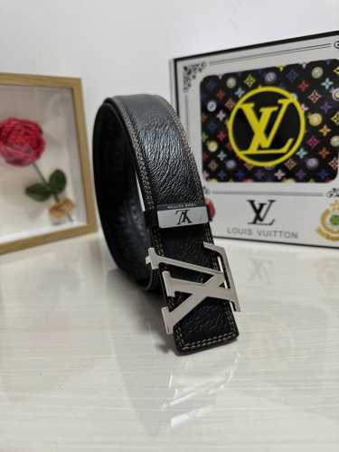 品名：Lv..路易..威登 材质：原单牛皮腰带 百分百头层牛皮腰带保证真皮，24K纯钢扣，专柜原单品质、做工精细，时尚大牌，送人自用首选 包装：