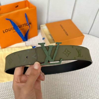 特 寬40Mm 最新頂級原單腰帶 春夏新款 本款Lvshape雙面腰帶拼接Monogram Prism壓紋漆皮！搭配點綴亮光Lvshape搭扣 每個角度不一的顏