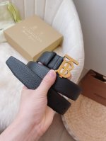 品牌:博柏利 价格:特 尺寸:带宽34Mm 正品尺寸 五金材质:专柜精品扣，真空电镀，工艺精细 带身材质:天然头层牛皮.质感十足