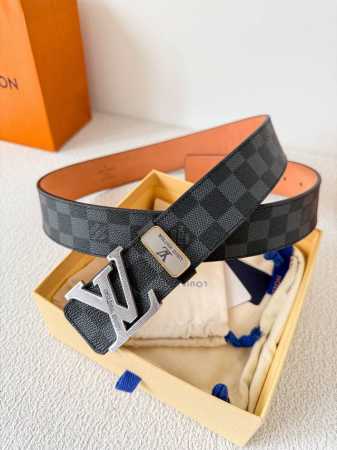 品名 Lv..路易..威登腰带皮带原单 型号 挂扣 经典纯钢材质挂扣 头层牛皮 图片实物拍摄 材料 头层牛皮 挂扣系列 纯钢材质扣头 钯镀电镀工艺永不掉色 原版 - 点击图像关闭