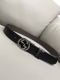 特 双面经典热压款 3.7双面腰带，一侧为Gucci Signature皮革，反面一侧为单色皮革。配以互扣式双G带扣