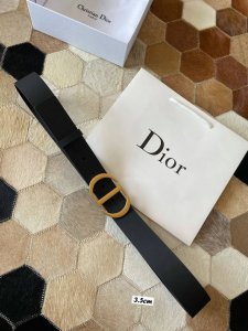 Dior迪奥 女士皮质蒙田腰带金标，优雅高贵晚装百搭必备单品。3.5Cm