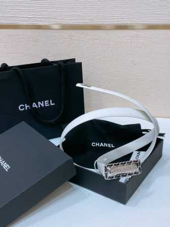 chanel 24C 进口胎牛皮 软硬适中的小牛皮 cc Logo黄铜搭扣 一年四季最不可缺少的搭配神器 穿裙子西装搭它简直不要太高级 2.0Cm精品 码数75 - 点击图像关闭