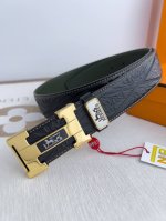品名： 爱玛仕.Hermes腰带 皮带 原单 型号：挂扣，经典纯钢材质扣头，双面头层牛皮，图片实物拍摄 材料：双面头层牛皮，挂扣系列，纯钢材质扣头，钯镀电镀工艺