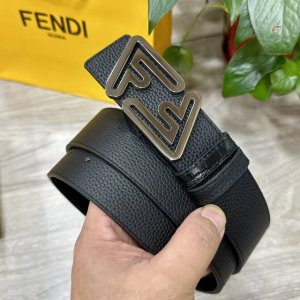 Fendl 芬迪 宽40Mm双面原版小牛皮 搭配单钌钯电镀扣 完美的手感.油边 出众的设计.风格 高贵奢华 时尚大方 高清实拍 货真价实 品质保证 双面用