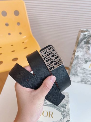 Dio* 迪家必入 绝美Cd字母扣皮带 商务休闲两相宜 明星同款顶级原单 细节 3.5Cm 修长带宽优化腰臀比 双面可戴一皮带=两造型 古金电镀Cd扣光影下自带