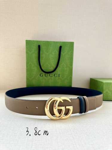 宽度4.0Cm Gucci系列，品牌标志性的双G原单钢扣标识经重新诠释后，以光彩夺目的金色调呈现在这款手掌纹腰带上。