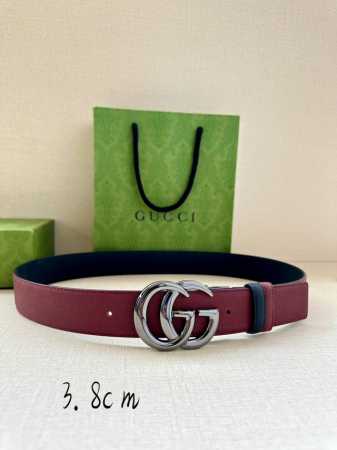 宽度4.0Cm Gucci系列，品牌标志性的双G原单钢扣标识经重新诠释后，以光彩夺目的金色调呈现在这款手掌纹腰带上。 - 点击图像关闭