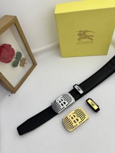 品名：巴宝莉 自动带 材质：原单牛皮腰带 百分百头层牛皮腰带保证真皮，24K纯钢扣，专柜原单品质、做工精细，时尚大牌，送人自用首选 包装： 请认准如图专柜包装赠