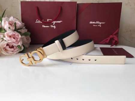 特 P160 Salvatore Ferragamo菲拉格慕马蹄扣腰带 进口掌纹小牛皮带身 椭圆马蹄扣 闪耀夺目 为你的增添一抹色彩全套专柜包装 尺寸：宽2.5 - 点击图像关闭