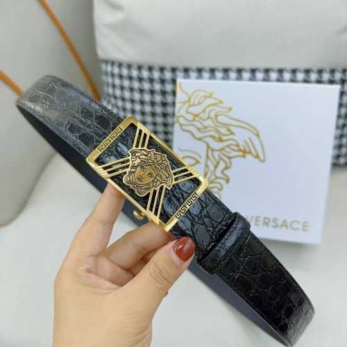 特 品牌：美人 进口小牛皮，手感细腻柔软。搭配纯钢自动精品扣，内穿式男士必备！宽度：3.5Cm