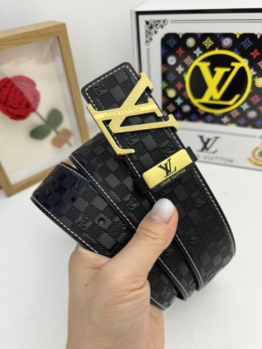 品名：Lv..路易..威登原单 材质：原单牛皮腰带 百分百头层牛皮腰带保证真皮，24K纯钢扣，专柜原单品质、做工精细，时尚大牌，送人自用首选包装： 请认准如图专
