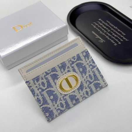 Dior D46颜色 乳白色尺寸 10*7.5 Dior 专柜同步最新款出货！采用里外头层小牛皮 ，做工精致，超多卡位，超薄款设计，携带方便！ - 点击图像关闭