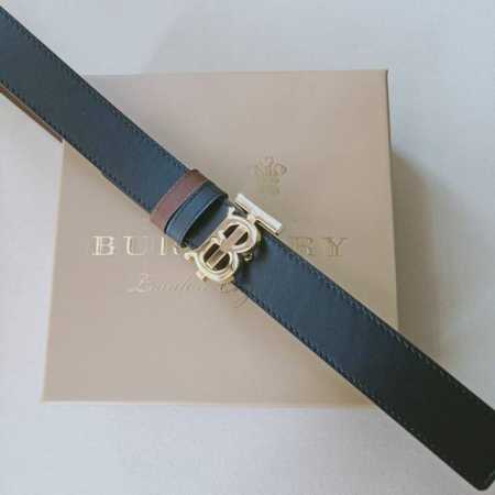 品牌:博柏利 价格p： 尺寸:带宽30Mm 正品尺寸 五金材质:专柜精品扣，真空电镀，工艺精细 带身材质:天然头层牛皮，质感十足，手感柔软。时尚个性，经典百搭！ - 点击图像关闭