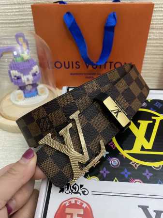 品名：Lv..路易..威登原单 材质：原单牛皮腰带 百分百头层牛皮腰带保证真皮，24K纯钢扣，专柜原单品质、做工精细，时尚大牌，送人自用首选 包装： 请认准如图 - 点击图像关闭