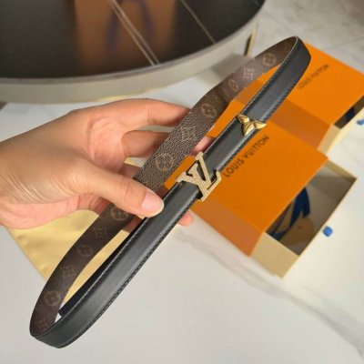 驢家女士腰帶 寬度2Cm 全新風格定制帆布面料襯托細膩的進口小牛皮 皮帶末端有金色金屬花卉點綴 花卉側面視有Logo鋼印標識 搭配新款字母搭扣 雙面用 經典百搭