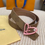驢家新品 Ss21專櫃在售新品女士系列 寬度3Cm 一面原廠荔枝塗層繪畫工藝 另一面原廠荔枝壓有品牌花紋 經典搭扣 雙面可用