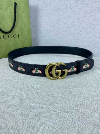 宽度4.0Cm Gucci 蜜蜂图案是Gucci动物王国中的标志性元素之一 在这款配饰中焕新演绎为卡通风格设计 这款腰带融合了经典蜜蜂元素和双G图案 突显品牌悠 - 点击图像关闭