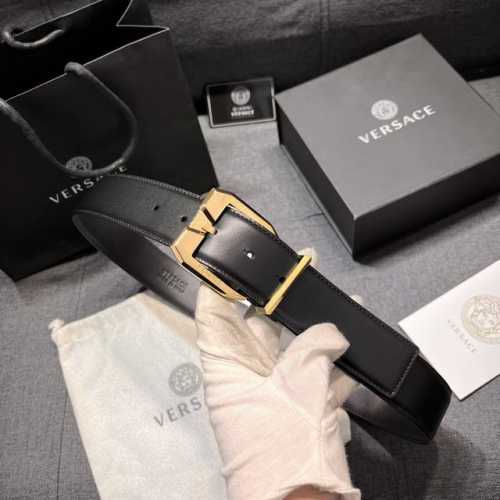 特 范思哲 宽4.0Cm 新款 此款皮带配有Logo雕刻搭扣和饰有Medusa铆钉的腰带环
