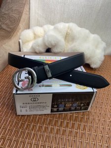 品名 古奇.Gu...Ci 原单 材质 原单牛皮腰带 百分百头层牛皮腰带保证真皮 24K纯钢扣 专柜原单品质 做工精细 时尚大牌 送人自用首选 包装 请认准如图