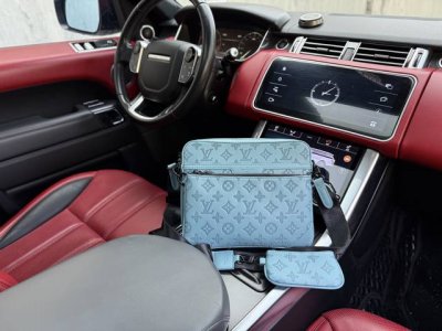 高端货 新款 “Louis Vuitton”Lv单肩包 路易威登邮差包斜挎包 M14781 三合一三件套单肩包Louis Vuitton Triomesseng