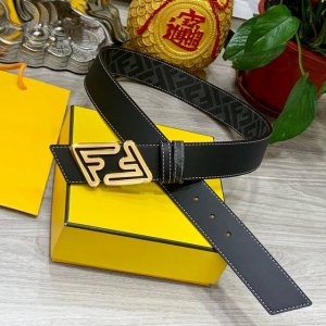 Fendi 芬迪 专柜同款 宽4.0Cm 双环正反用腰带 Ff按钉搭扣 黑色cuoio Romano皮革材质 反面面料带有烟草黄和黑色ff图案 黑色珐琅金属饰面