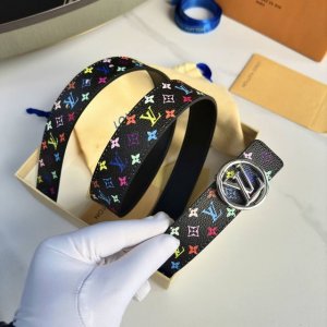原版包裝 驢家女士腰帶 寬度3Cm 聯名小花系列 全新風格定制帆布面料襯托細膩的進口彩色小牛皮 搭配新款字母搭扣 經典百搭款