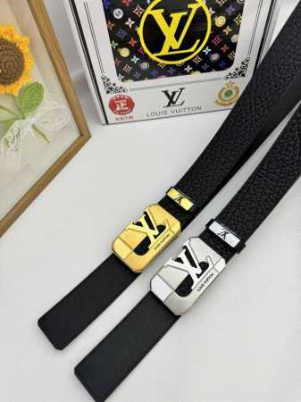 品名：Lv..路易..威登原单 材质：原单牛皮腰带 百分百头层牛皮腰带保证真皮，24K纯钢扣，专柜原单品质、做工精细，时尚大牌，送人自用首选 包装： 请认准如图 - 点击图像关闭