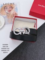 特 Ferragamo.菲拉格慕 全套包装 宽度3.5Cm 高级定制款男士皮带 双面进口牛皮 可双面使用 自行选择搭配 真材实料 很有质感 时尚经典不失风范 搭