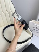 Prada.普拉达 是意大利著名奢侈品牌，致力于创造兼具经典色彩和创新精神的时尚理念，独特的设计结合了流行简约与优雅的气质，完美地衬托出prada优秀的产品。风
