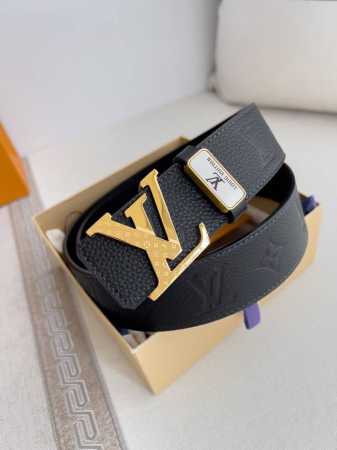 品名： Lv..路易..威登腰带皮带原单 型号：挂扣，经典纯钢材质挂扣，头层牛皮，图片实物拍摄 材料：头层牛皮，挂扣系列，纯钢材质扣头，钯镀电镀工艺永不掉色。原 - 点击图像关闭