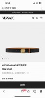 特 范思哲 宽4.0新款 光滑皮带，饰有双面Medusa Biggie搭扣，采用双色调 Medusa Biggie双面搭扣