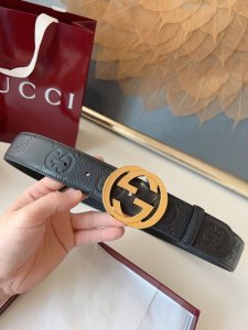 gucci 经典全皮压花宽度4.0Cm 专柜新版Logo横标，原版进口南非皮底，精品双G钢扣 高端品质，不惧对比。