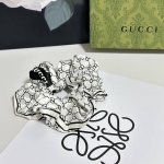特 单个 配全套包装 Gucci 古驰 爆款真丝发圈，专柜款出货 一看就特别高档 超级百搭 必须自留
