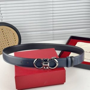 男士费拉，、柔软细腻，百搭大方，宽3.5Cm 、 官网同步，商务休闲均可使用！ 黑配蓝色双面均可佩戴