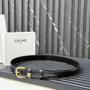 牛皮革 牛皮革衬里 中腰 金色饰面 宽度：1英寸 2.5厘米 圆形搭扣 第一个圆环四周环绕Triomphe金属环 编号：45Bnn3A01.38No