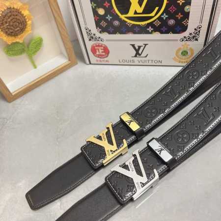 品名：Lv..路易..威登 材质：原单牛皮腰带 百分百头层牛皮腰带保证真皮，24K纯钢扣，专柜原单品质、做工精细，时尚大牌，送人自用首选 包装： 请认准如图专柜 - 点击图像关闭