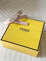 特 Fendi 芬迪 女士小腰带 宽2.0Cm 头层全粒面牛皮内衬磨砂皮 独特造型五金搭扣