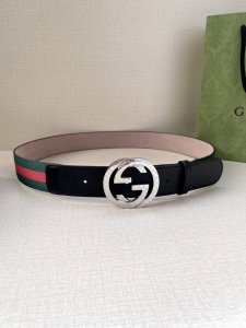 宽度3.8Cm G U C C I 经典帆布织带磨砂底腰带 头尾用采头层野猪皮纹效果点缀 配以织纹质皮滚边搭配原单钢扣。夏季男百女搭款 上身效超果级棒