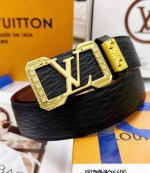 皮带：Lv..路易..威登顶级复刻. 腰带：原单品质百分百头层牛皮，保证真皮。雕花镂空镶钻石设计24K纯钢扣.永不掉色进口原厂小牛皮纹路.油蜡工艺双面两用专柜同