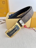 品名：Lv..路易..威登 腰带原单自动带 皮带 型号：自动扣，纯钢材质自动扣，头层牛皮自动带身，实物拍摄 材料：百分百头层牛皮，保证真皮。24K纯钢扣，永不掉