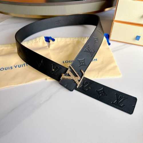 Lv 路易威登 全套包装 40Mm宽度 正品一体铸造五金钢扣，原厂皮料 双面原厂定制面料，可双面使用！区别市场货