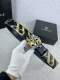 宽度3.8Cm Versace 范思哲 此款个性腰带由小牛皮制成，饰有链条印花，并配有标志性美杜莎五金搭扣配件。
