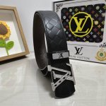 品名：Lv..路易..威登 材质：原单牛皮腰带 百分百头层牛皮腰带保证真皮，24K纯钢扣，专柜原单品质、做工精细，时尚大牌，送人自用首选 包装：