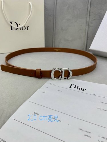 宽度2.0Cm Dior 迪奧 爆款平面無線帶身 Saddle进口小牛皮带身 金属“Cd”标志 採用進口雙面頭層牛皮