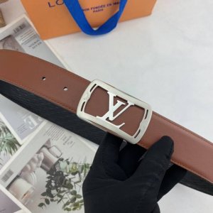 lv 男士花皮腰带38Mm 双面进口皮可双面使用 专柜走线 搭配新款扣