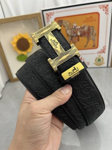 品名：爱马仕.HermèS 材质：原单牛皮腰带 百分百头层牛皮腰带保证真皮，24K纯钢扣，专柜原单品质、做工精细，时尚大牌，送人自用首选 包装： 请认准如图专柜