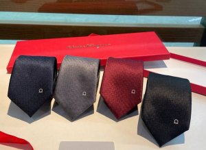 特 无优惠 配包装 菲拉格慕男士新款领带系列，让男士可以充分展示自己个性。100%顶级斜纹真丝手工定制