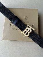 品牌:博柏利 价格特 尺寸:带宽35Mm 正品尺寸 五金材质:专柜精品扣，真空电镀，工艺精细 带身材质:天然头层牛皮，质感十足，手感柔软。时尚个性，经典百搭！可